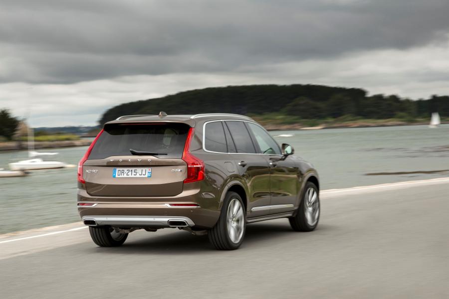  Volvo XC90 D5 Inscription 2015 года  (фото 18 из 30)